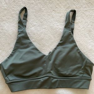 Fabletics sports-bra